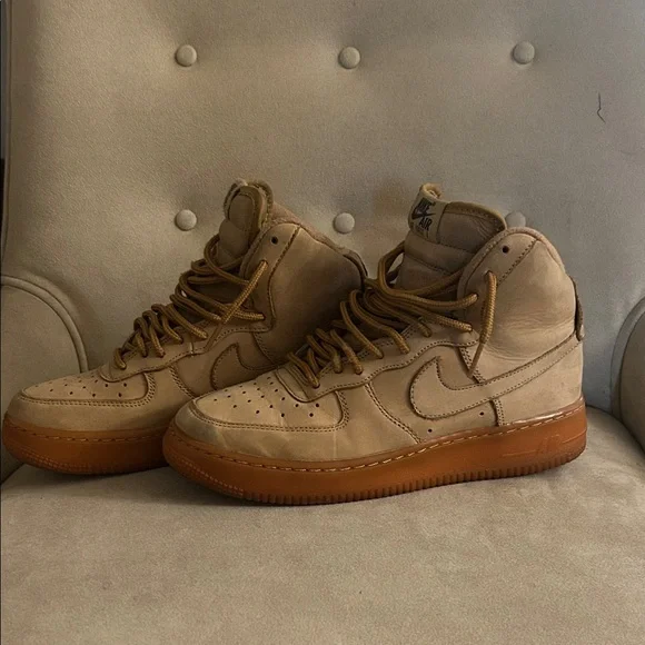 Nike Air Force 1 High Tops in Tan and Brown - Picture 2 of 6